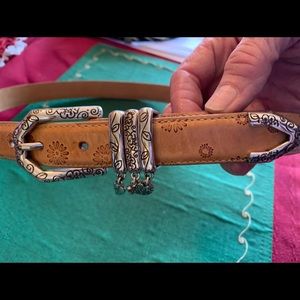 Brighton ladies tan designed belt.